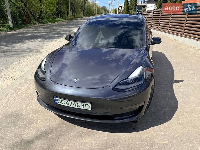 Седан Tesla Model 3 2022 в Львові