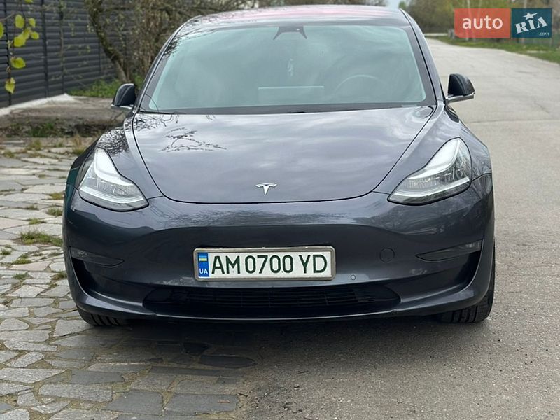 Седан Tesla Model 3 2018 в Житомире