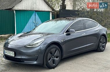 Седан Tesla Model 3 2018 в Житомирі