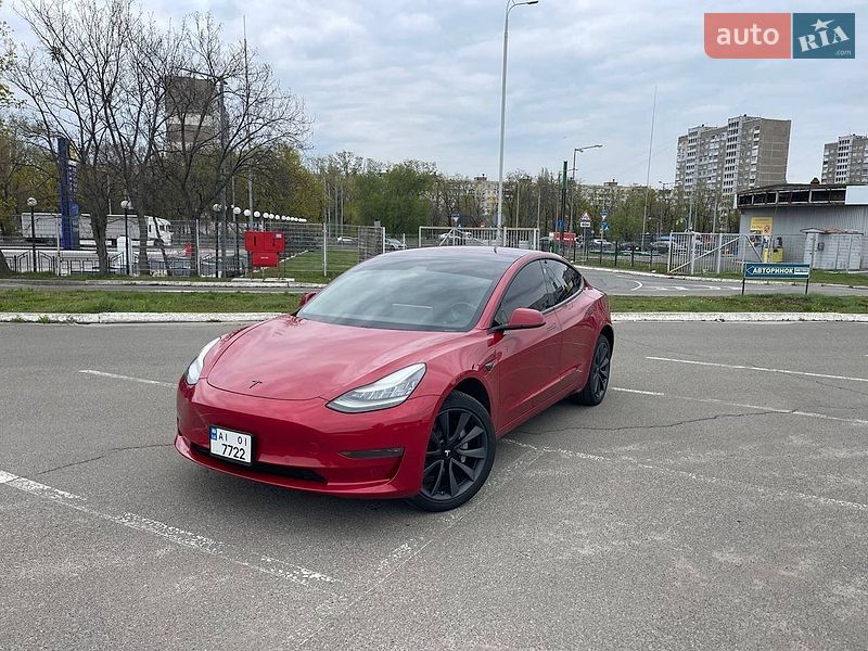Седан Tesla Model 3 2018 в Києві