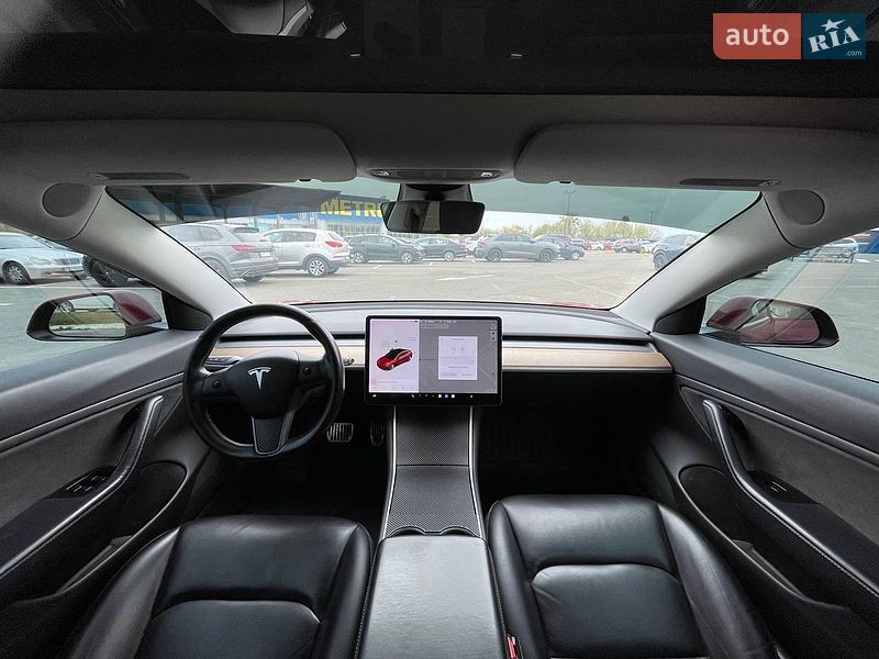 Седан Tesla Model 3 2018 в Києві