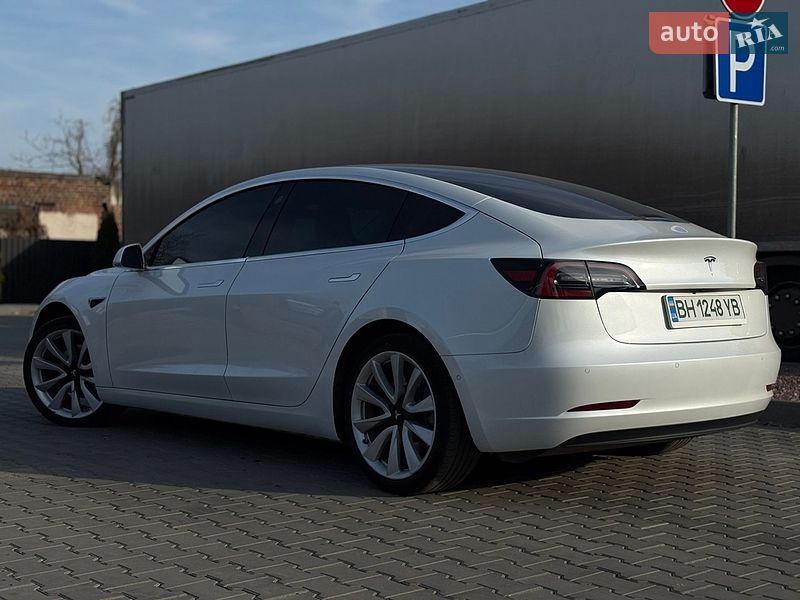 Седан Tesla Model 3 2020 в Одессе