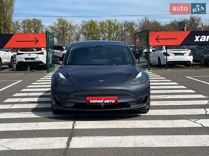 Седан Tesla Model 3 2023 в Одессе