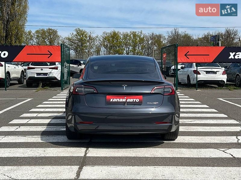 Седан Tesla Model 3 2023 в Одессе