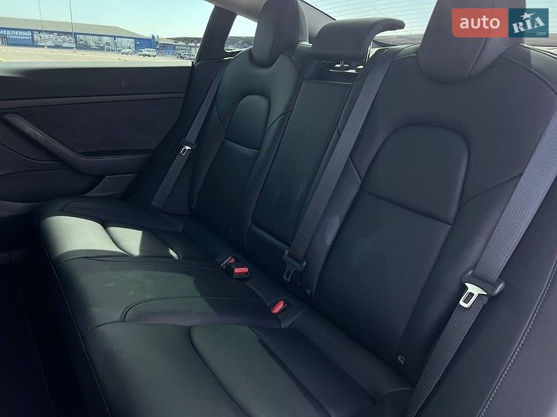 Седан Tesla Model 3 2023 в Одессе