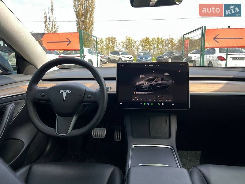 Седан Tesla Model 3 2023 в Одессе