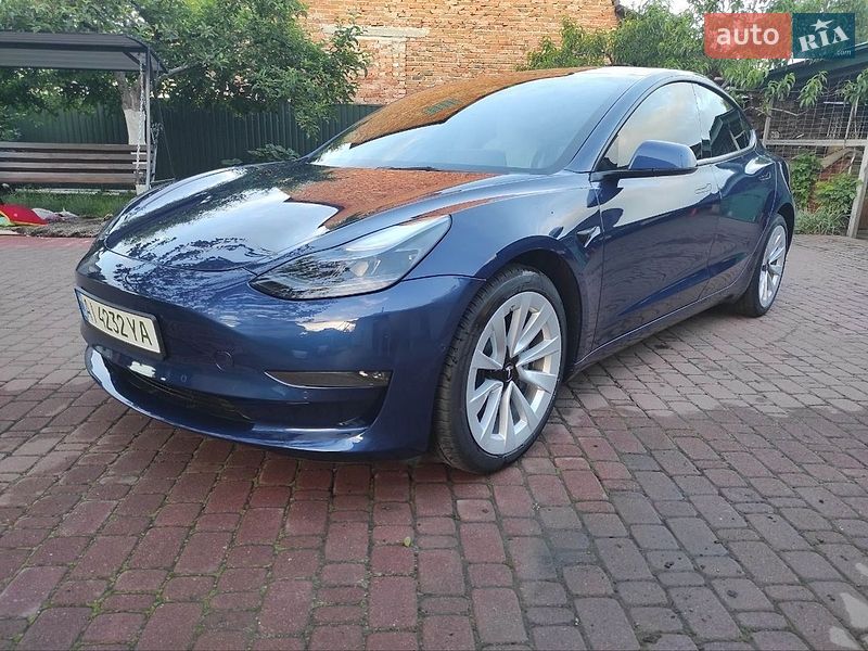 Седан Tesla Model 3 2022 в Києві