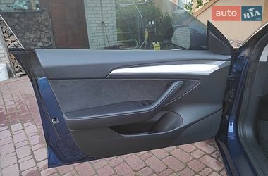Седан Tesla Model 3 2022 в Києві