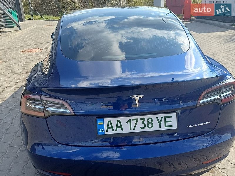 Седан Tesla Model 3 2020 в Киеве