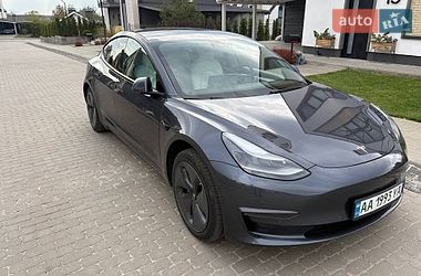 Седан Tesla Model 3 2021 в Киеве