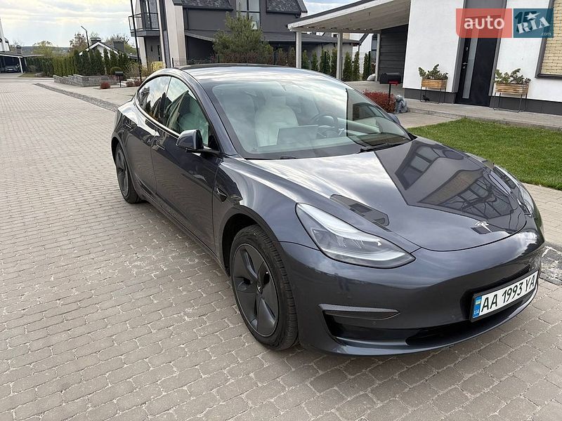 Tesla Model 3 2021