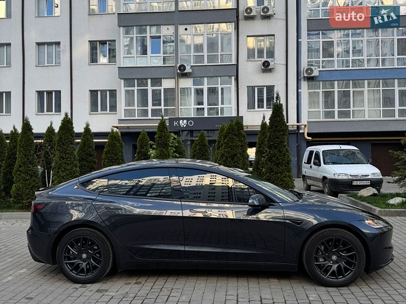 Седан Tesla Model 3 2024 в Ивано-Франковске