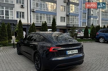 Седан Tesla Model 3 2024 в Ивано-Франковске