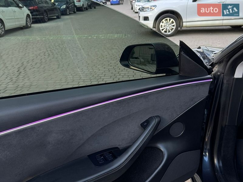 Седан Tesla Model 3 2024 в Ивано-Франковске