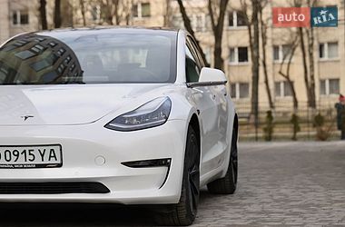 Седан Tesla Model 3 2019 в Тернополе