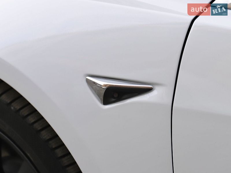 Седан Tesla Model 3 2019 в Тернополе