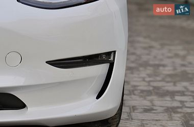 Седан Tesla Model 3 2019 в Тернополе