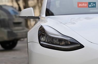 Седан Tesla Model 3 2019 в Тернополе