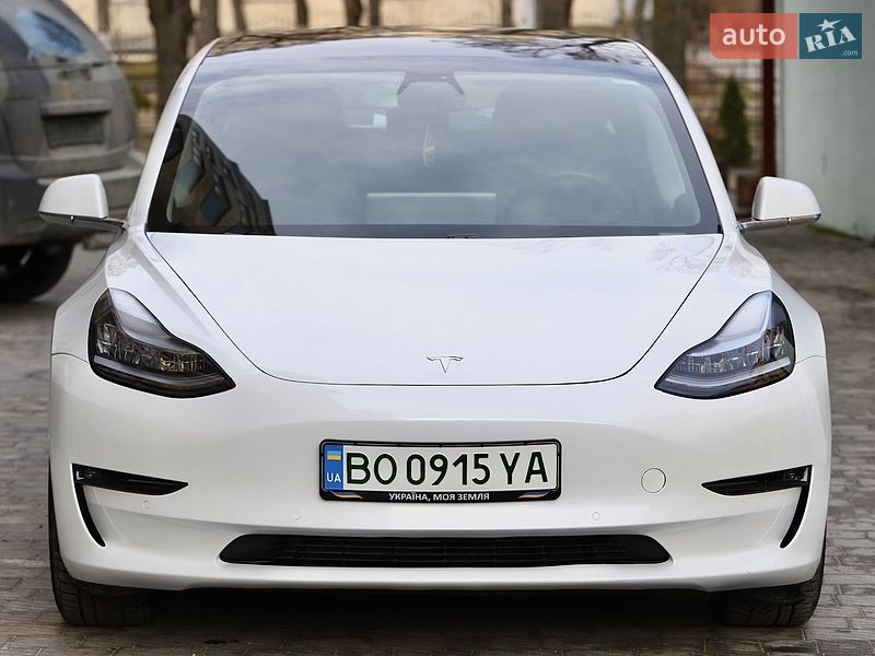 Седан Tesla Model 3 2019 в Тернополе
