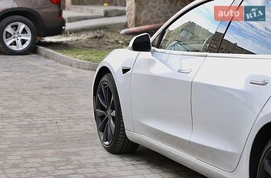 Седан Tesla Model 3 2019 в Тернополе
