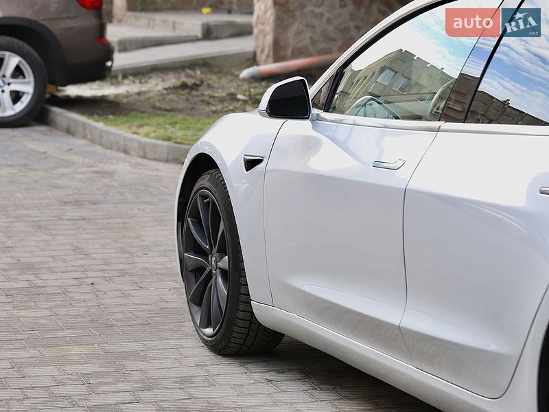 Седан Tesla Model 3 2019 в Тернополе