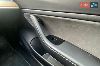 Седан Tesla Model 3 2019 в Тернополе