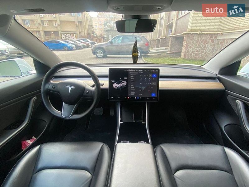 Седан Tesla Model 3 2019 в Тернополе
