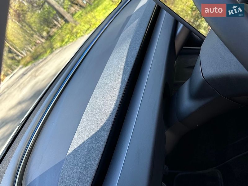 Седан Tesla Model 3 2025 в Киеве