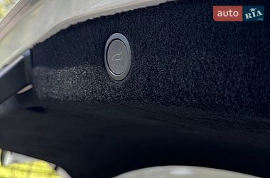 Седан Tesla Model 3 2025 в Киеве
