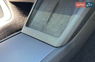 Седан Tesla Model 3 2025 в Киеве