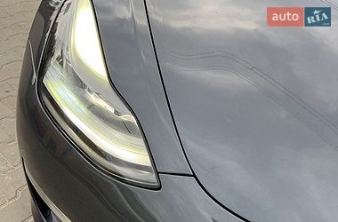 Седан Tesla Model 3 2021 в Киеве