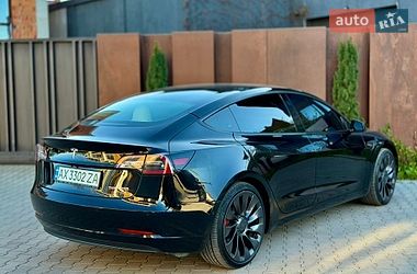 Седан Tesla Model 3 2022 в Черновцах