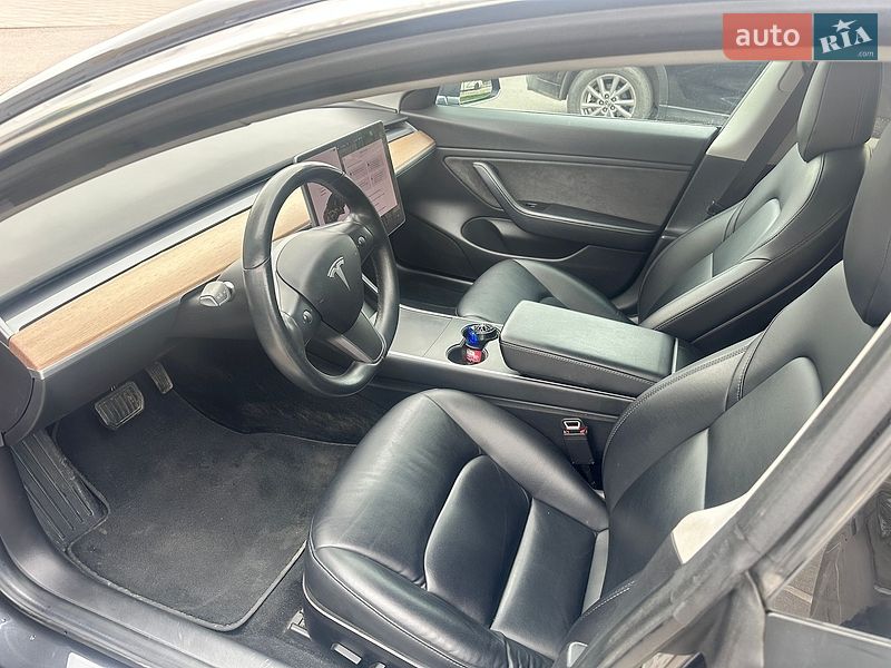 Седан Tesla Model 3 2018 в Вінниці