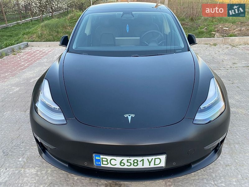 Tesla Model 3 2020