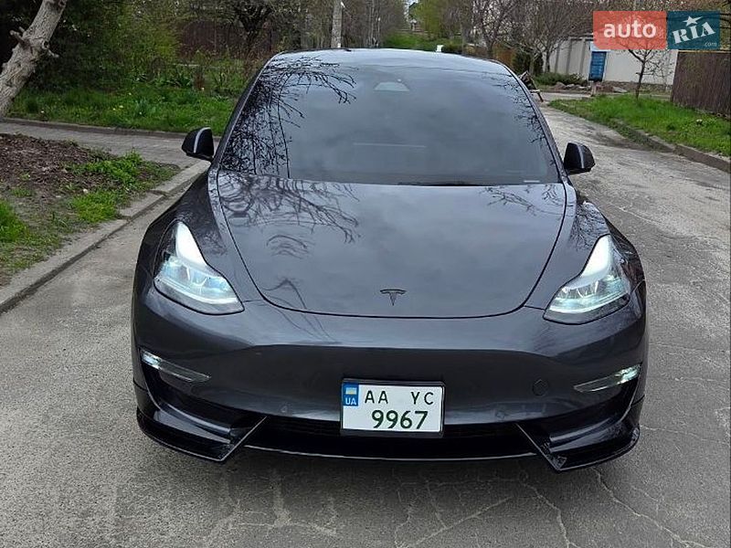 Tesla Model 3 2022