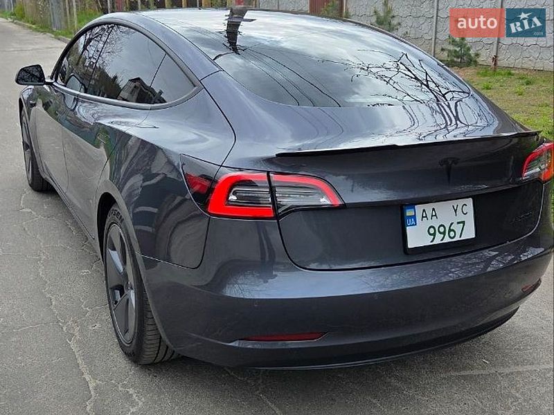 Tesla Model 3 2022