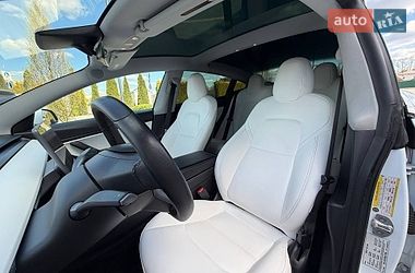 Седан Tesla Model 3 2020 в Львові