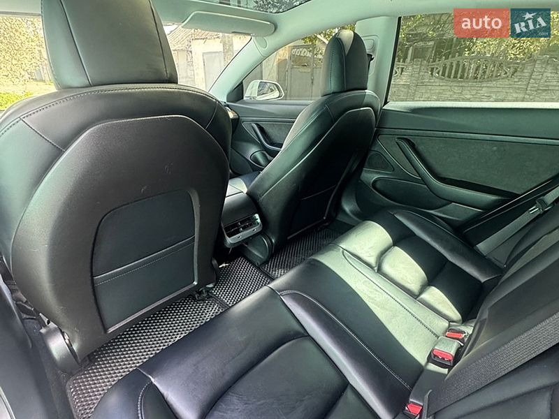 Седан Tesla Model 3 2019 в Днепре