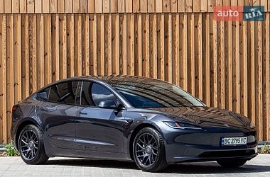 Седан Tesla Model 3 2024 в Львове