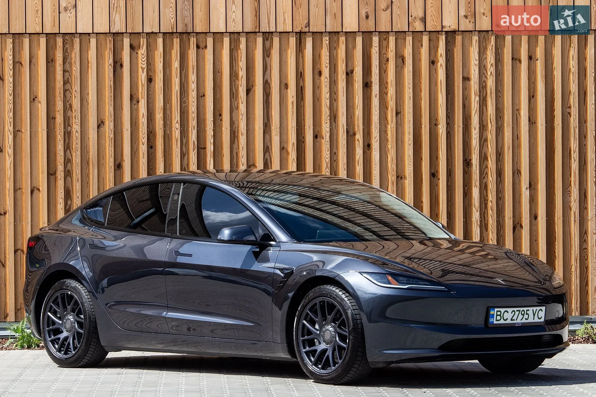 2024 Tesla Model 3 - фото 1