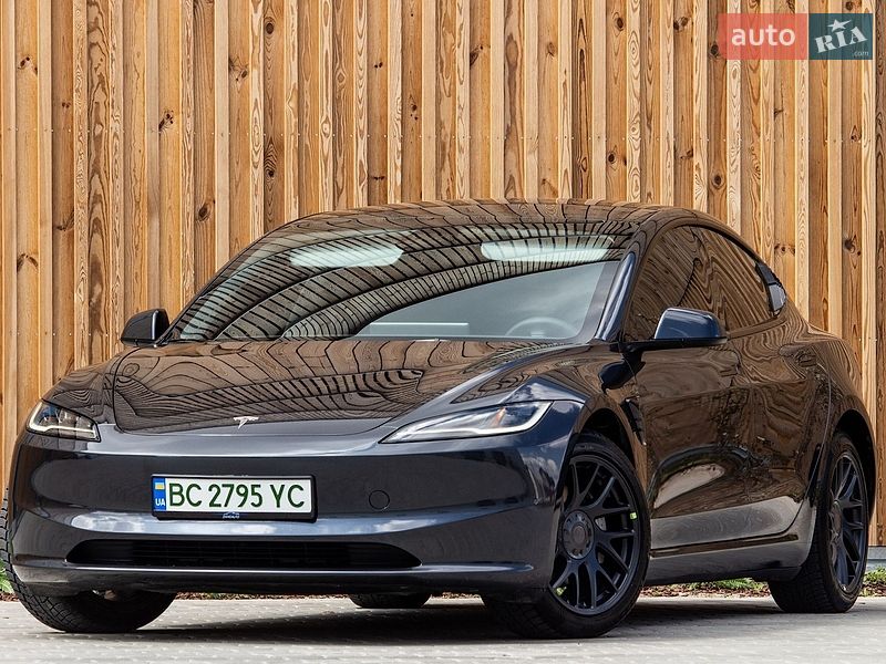 Седан Tesla Model 3 2024 в Львові