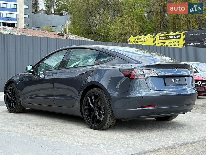 Седан Tesla Model 3 2021 в Києві