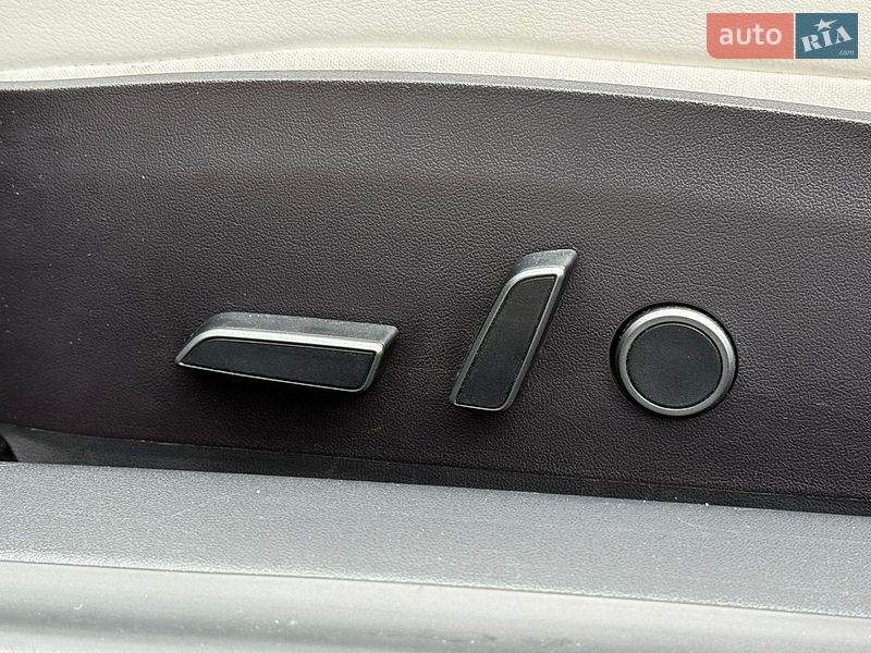 Седан Tesla Model 3 2021 в Києві