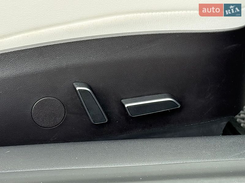 Седан Tesla Model 3 2021 в Києві