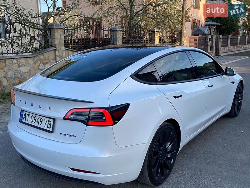 Седан Tesla Model 3 2020 в Ивано-Франковске