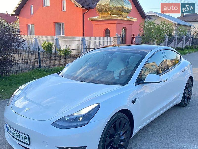 Седан Tesla Model 3 2020 в Ивано-Франковске