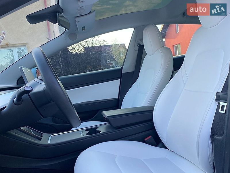 Седан Tesla Model 3 2020 в Ивано-Франковске