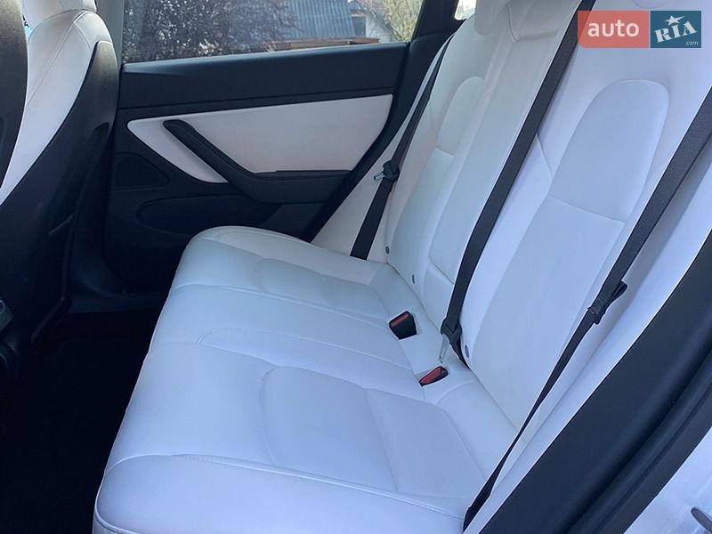 Седан Tesla Model 3 2020 в Ивано-Франковске