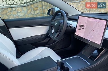 Седан Tesla Model 3 2020 в Ивано-Франковске