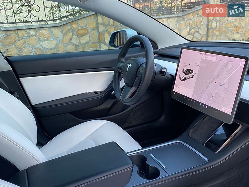 Седан Tesla Model 3 2020 в Ивано-Франковске